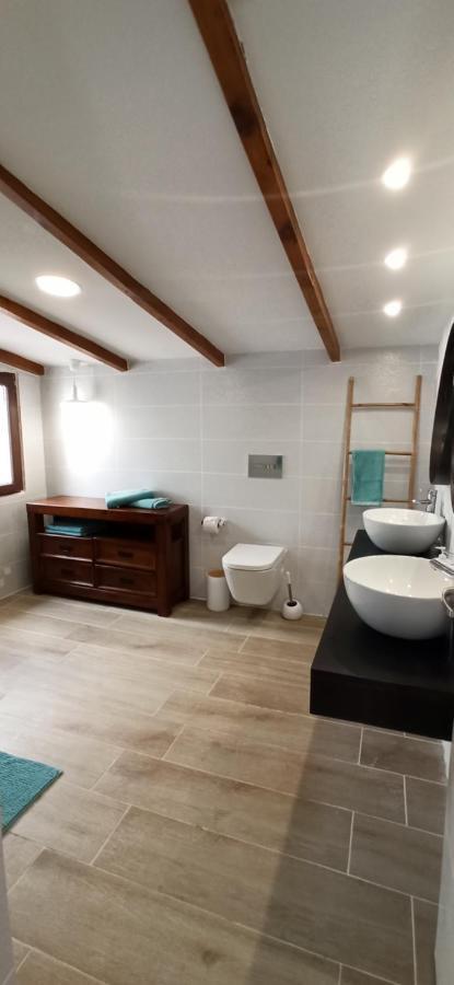 Beautiful Chalet With Wifi And Free Parking 阿罗纳 外观 照片