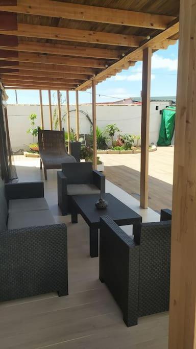 Beautiful Chalet With Wifi And Free Parking 阿罗纳 外观 照片